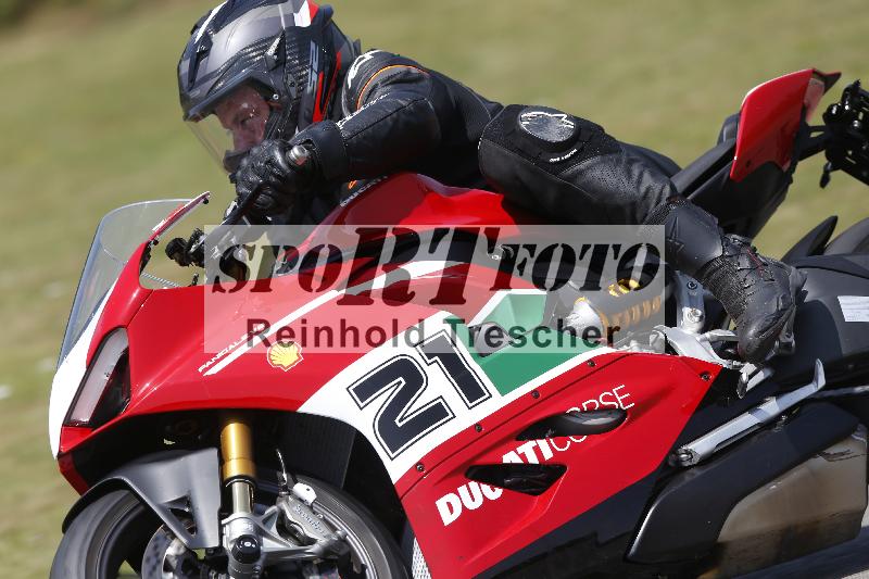 /27 12.06.2025 Ducati Schweiz Trackday Warmup  ADR/gelb-jeaune/9